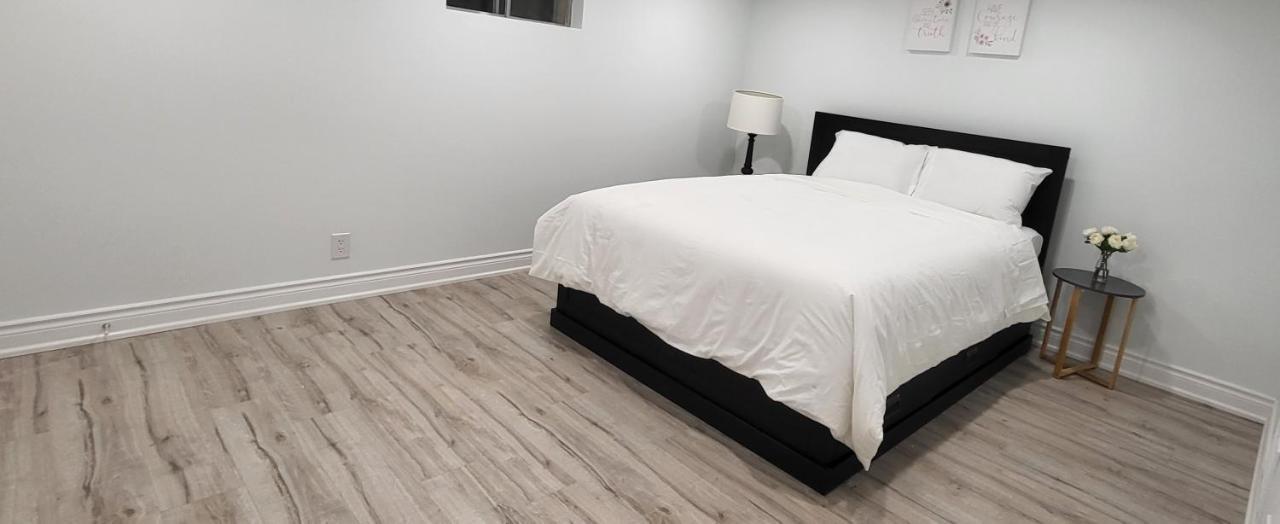 Queen Bedroom With Private Washroom Near 401, 404, Dvp, Markham, North York, Free Parking Toronto Extérieur photo