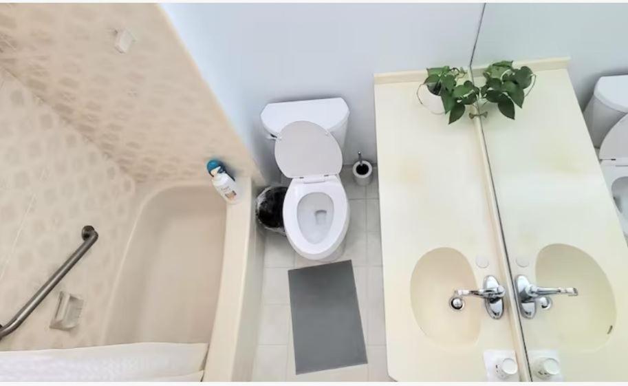 Queen Bedroom With Private Washroom Near 401, 404, Dvp, Markham, North York, Free Parking Toronto Extérieur photo